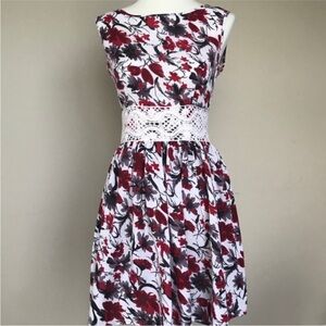 ✨HP✨Floral Dress